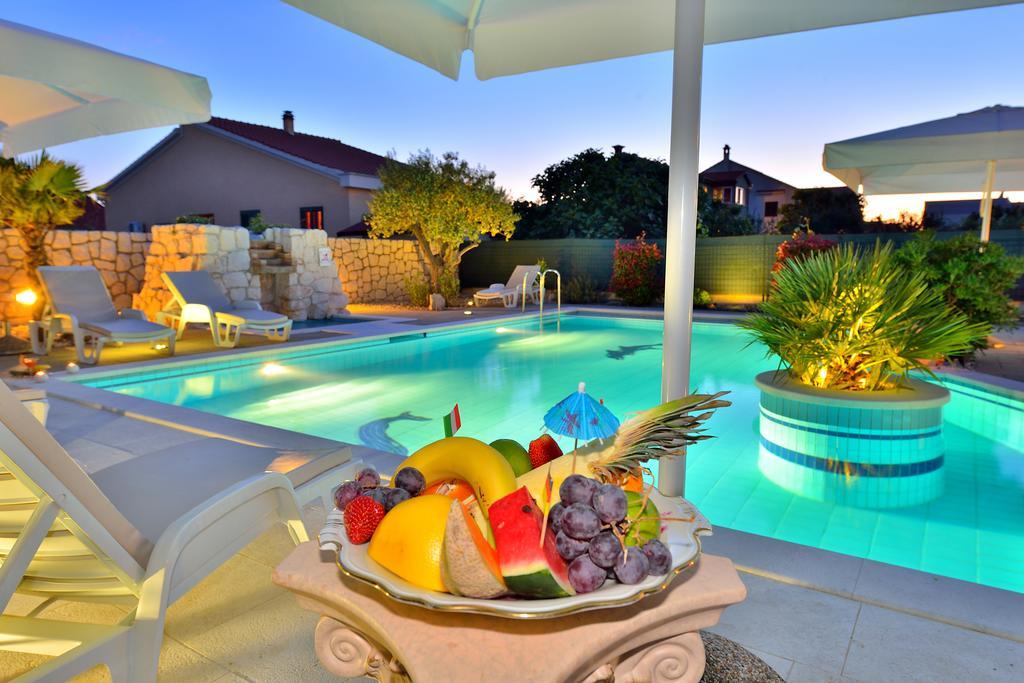 Villa Dalmatina Zadar Mit Pool エクステリア 写真