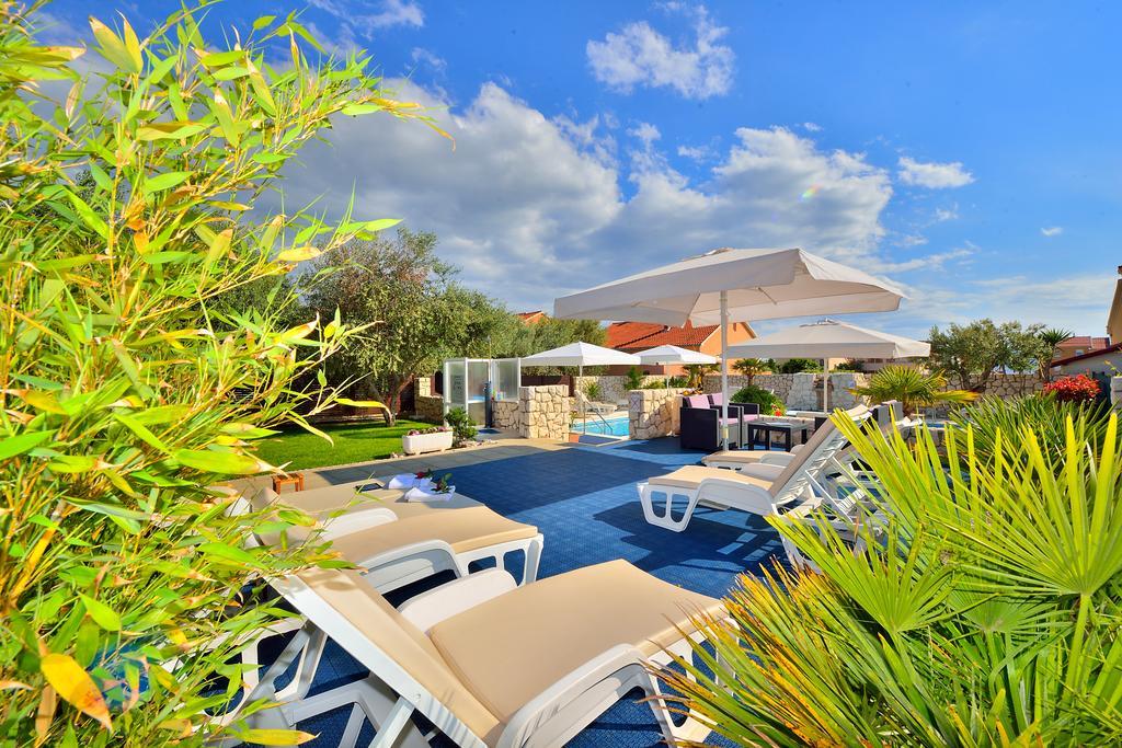 Villa Dalmatina Zadar Mit Pool エクステリア 写真