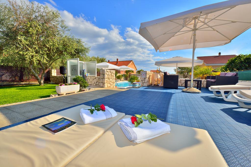Villa Dalmatina Zadar Mit Pool エクステリア 写真