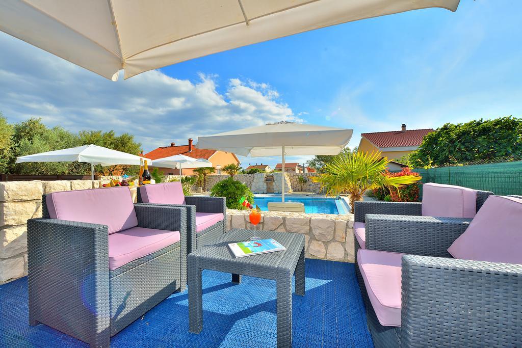 Villa Dalmatina Zadar Mit Pool エクステリア 写真