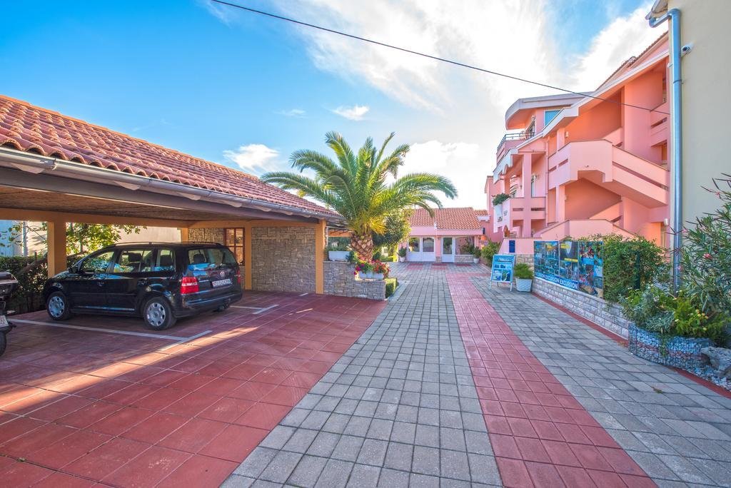 Villa Dalmatina Zadar Mit Pool エクステリア 写真