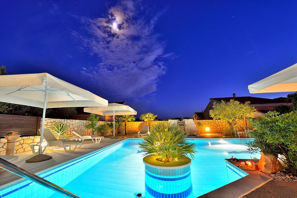 Villa Dalmatina Zadar Mit Pool エクステリア 写真